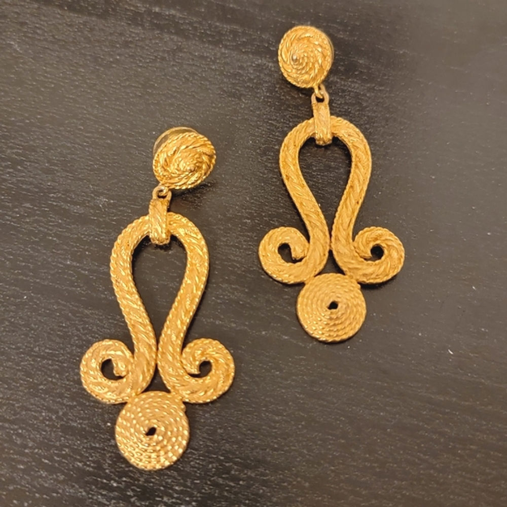 JJ JONETTE Vintage Signed XXL Runway Brushed Plated Gold Etruscan Rope Earrings